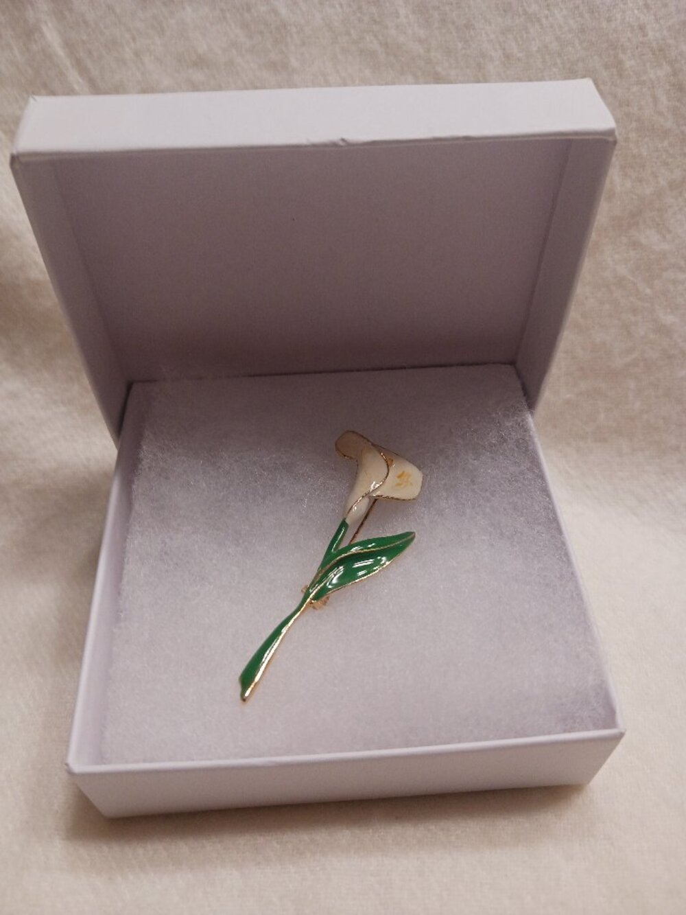 Excellent Condition Vintage Calla Lily Brooch-Pin With Enamel and Gold Tones